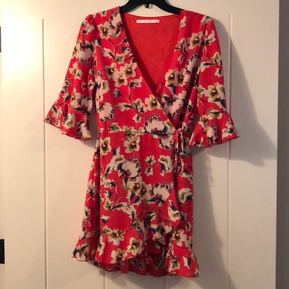 Floral dress with ruffle sleeves